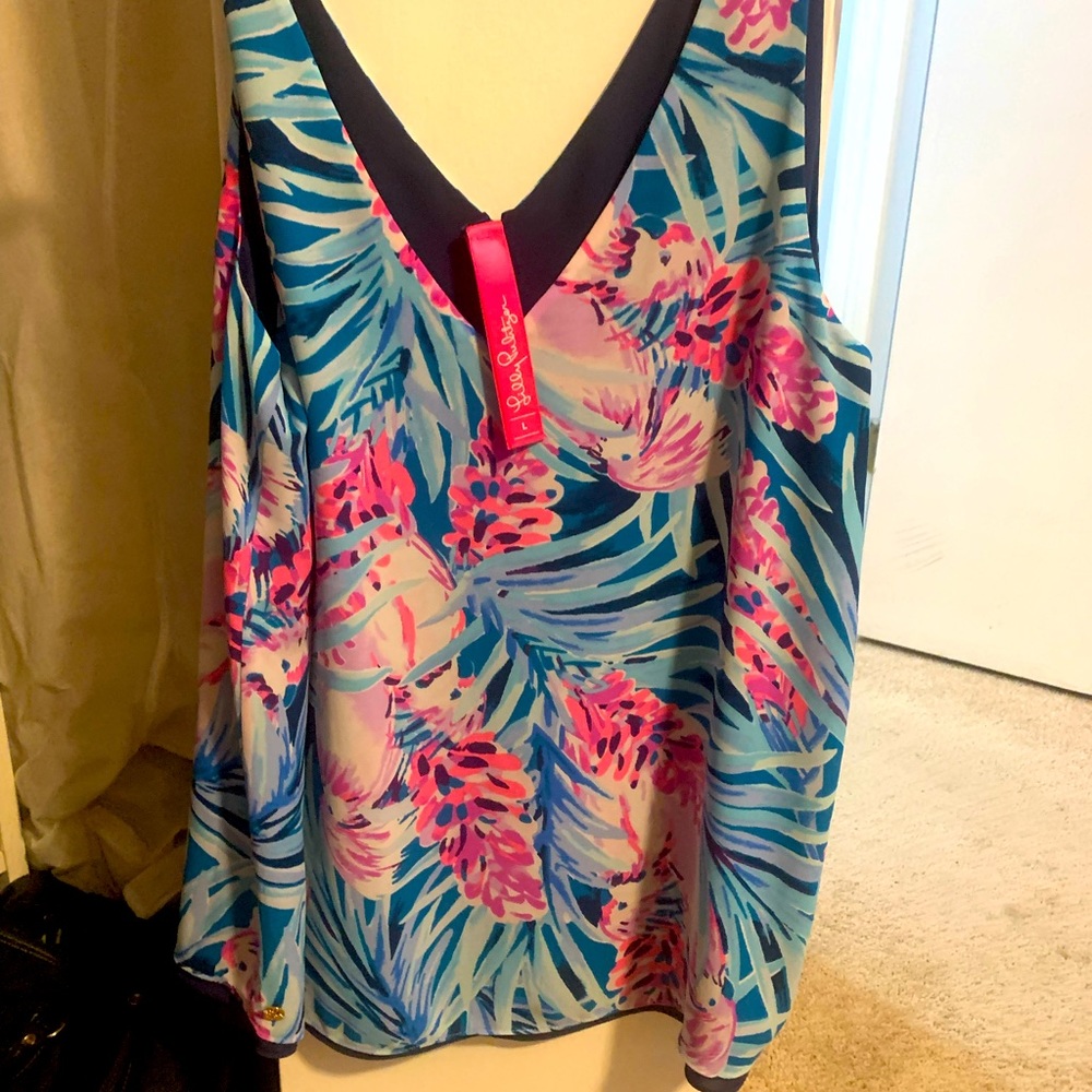 Lilly Pulitzer- Reversible top navy and floral